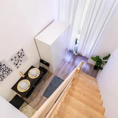 아파트 1 Bedroom Flat In Nyar Str.,