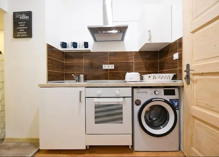 아파트 1 Bedroom Flat In Nyar Str., *